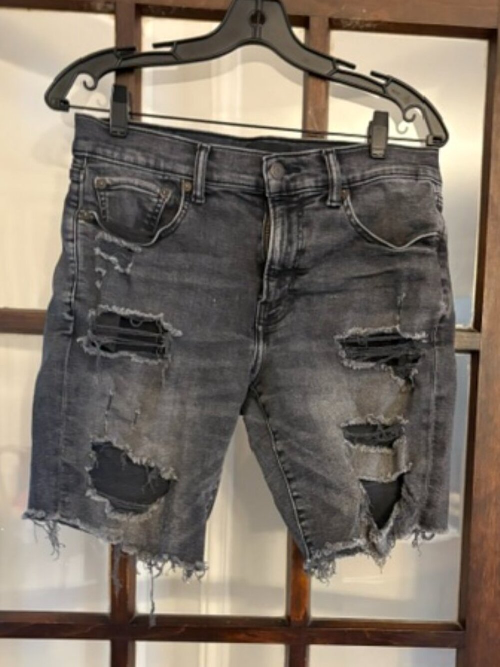 Lucky Brand Black Denim Distressed Athletic Straight Short, Size 31